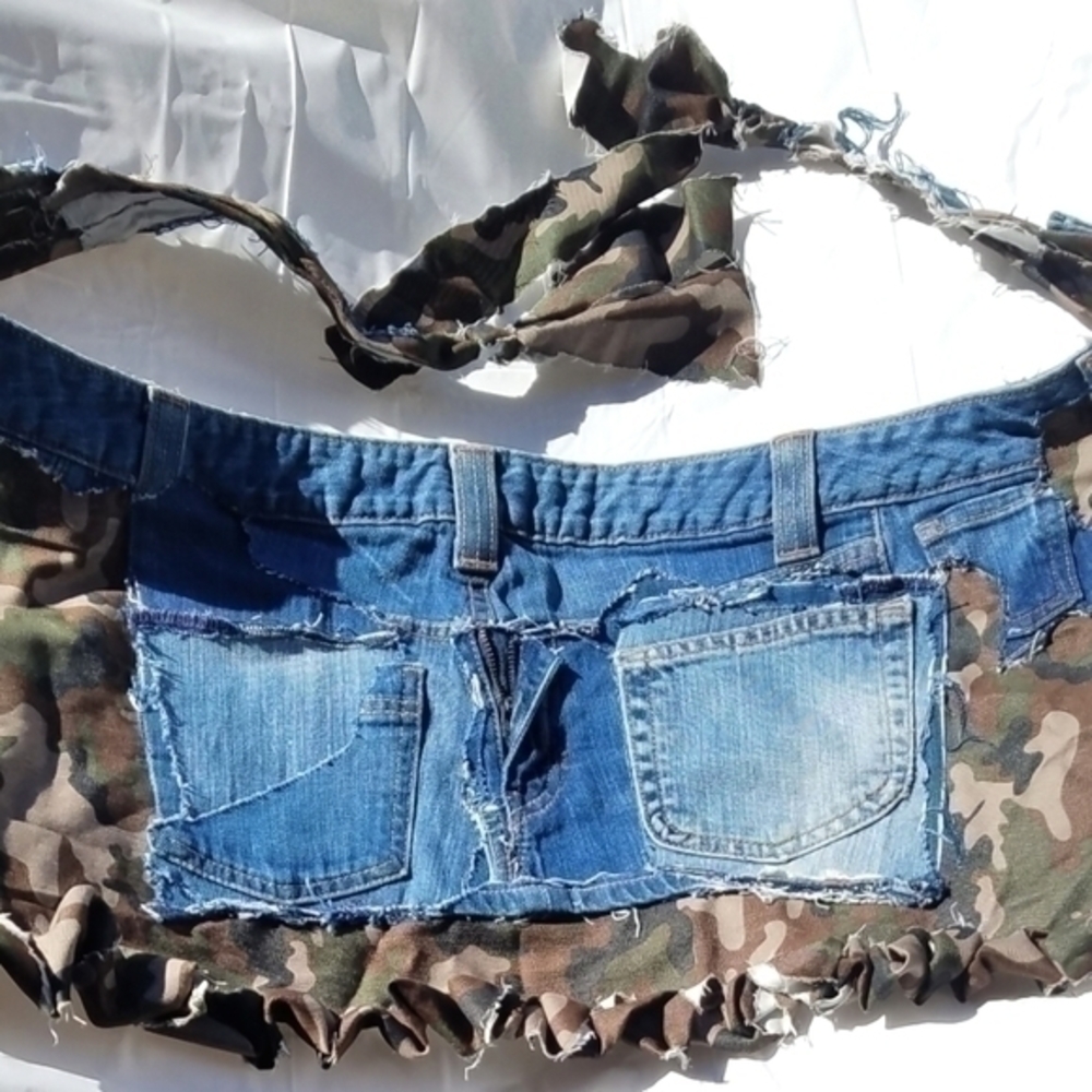 Tasty Raw Edge Denim 
Camo/Denim Apron Style Accent